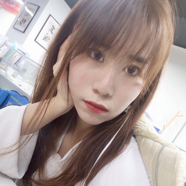 小妍同学的照片