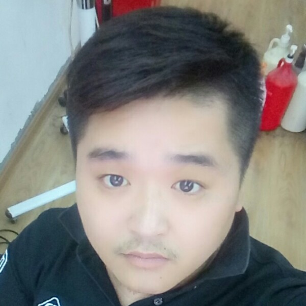 扬子龙的照片