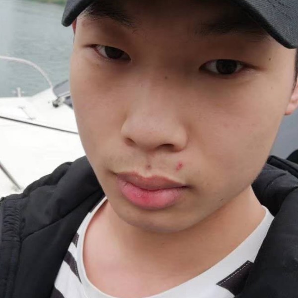 楼哥哥的照片