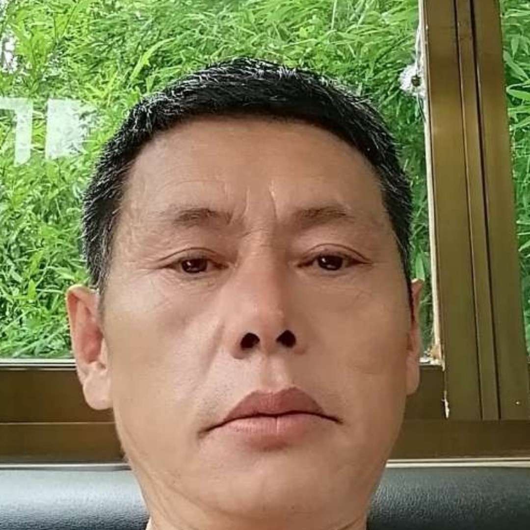 忧心挽手饼干的照片