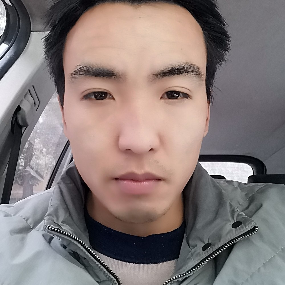自行车和孤單的照片