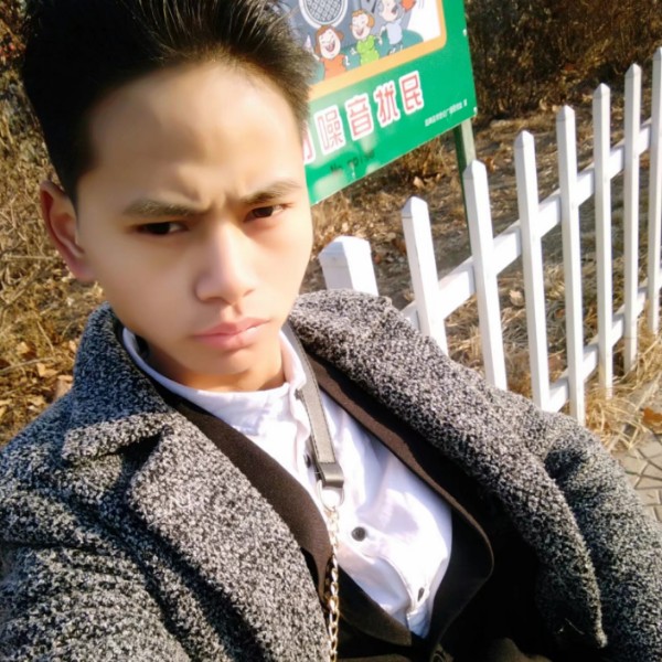 缠绵苦恋大门的照片