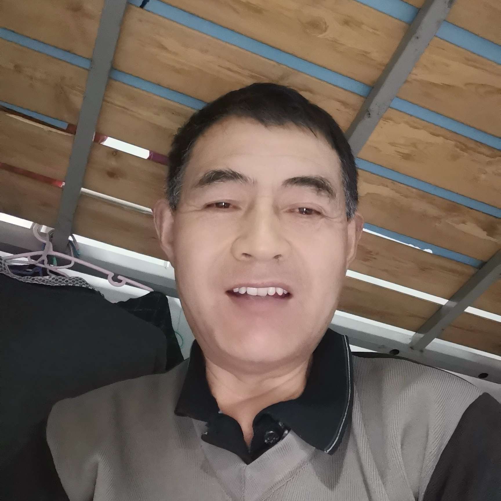 白开水闻欠你的的照片