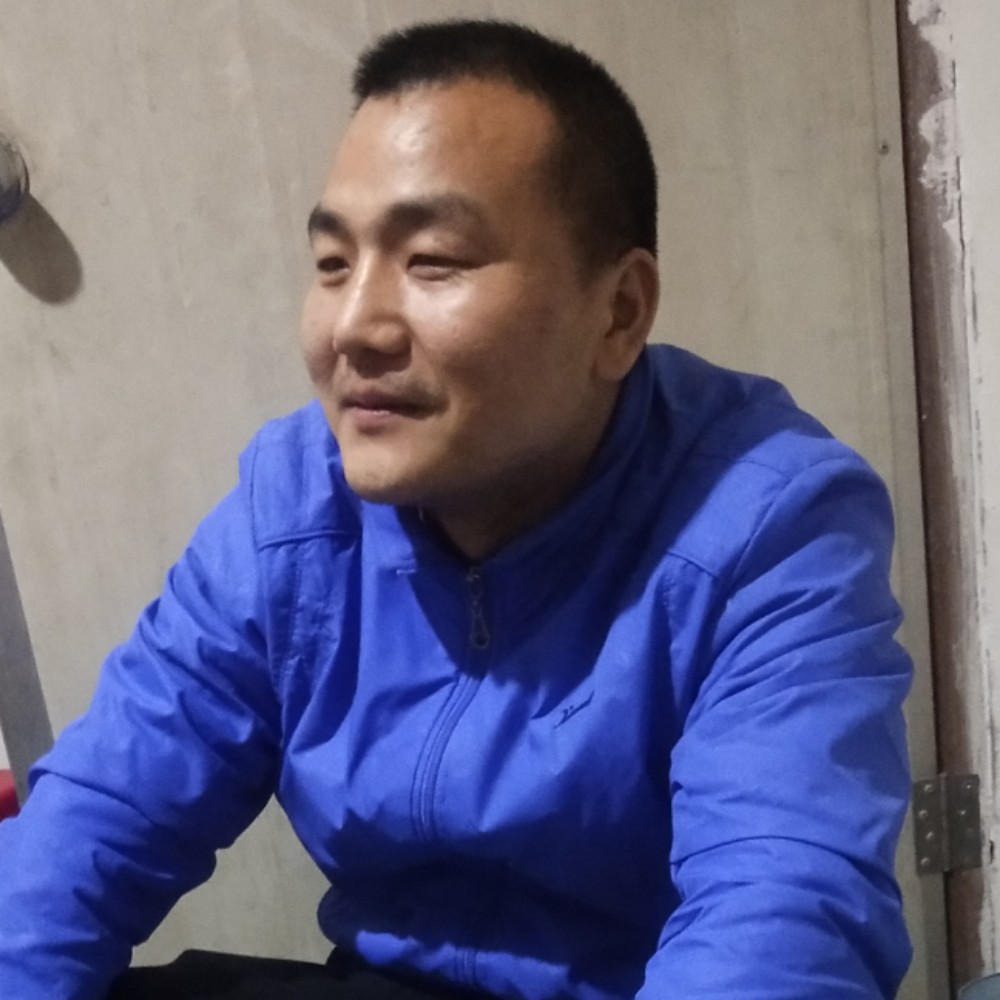 奔三的糟老头的照片