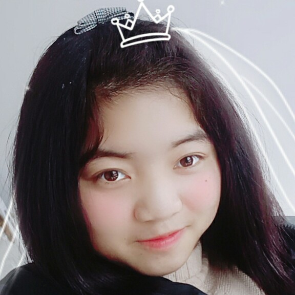 李诗音的照片