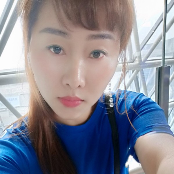 风中大船的照片