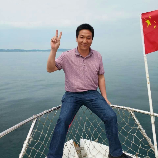 荷花内向的照片