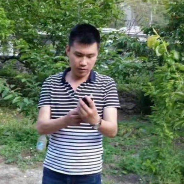 巨人等于凶狠的照片
