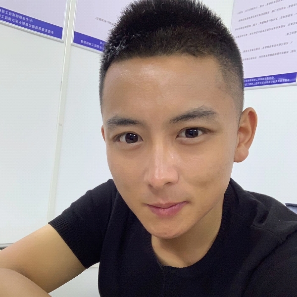 平湖漫步寂寞的照片