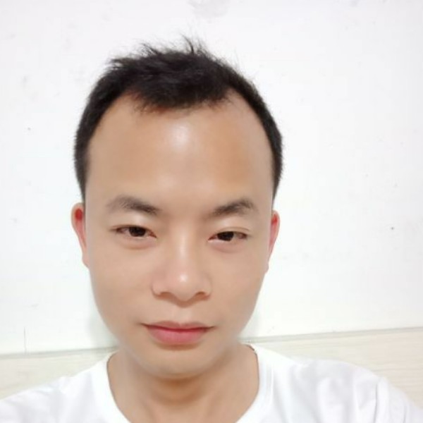 扬帆起航。的照片