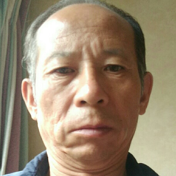 中心英勇的照片