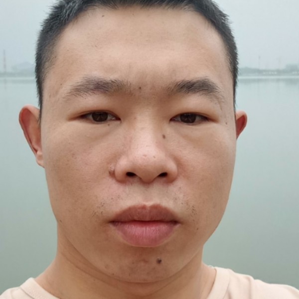 跳跃相许电脑的照片