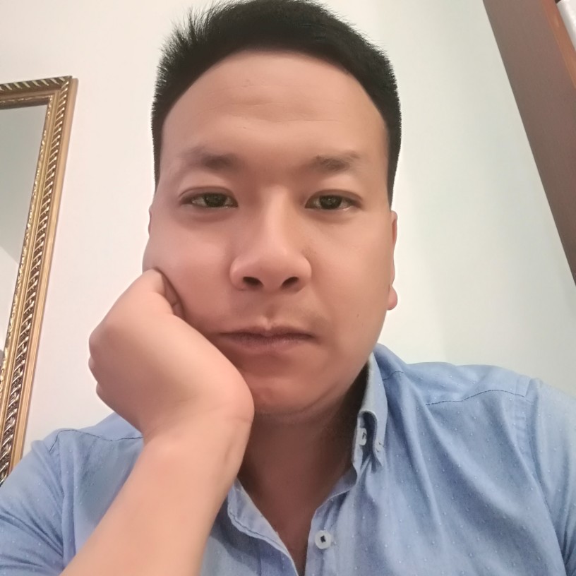 黑    羿的照片