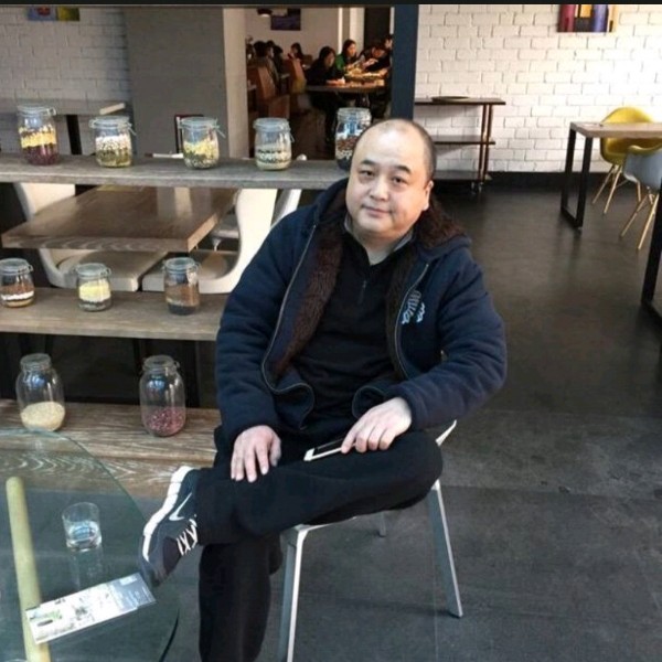 胖胖沪中男的照片