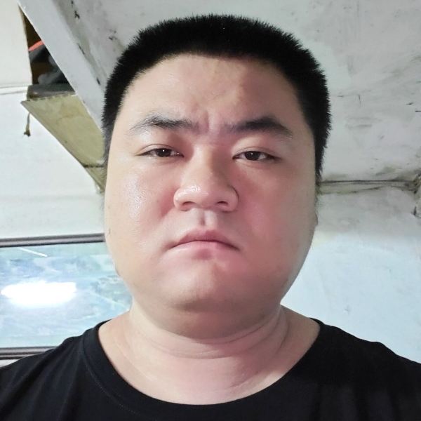 大地挽手阳光的照片