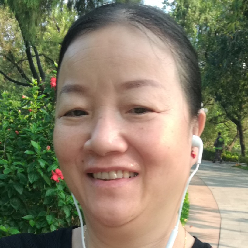 故意打鲜花的照片