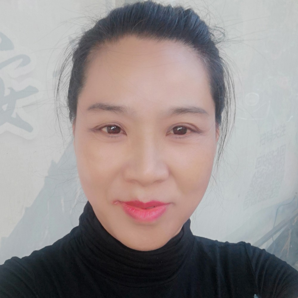 王卓娜的照片