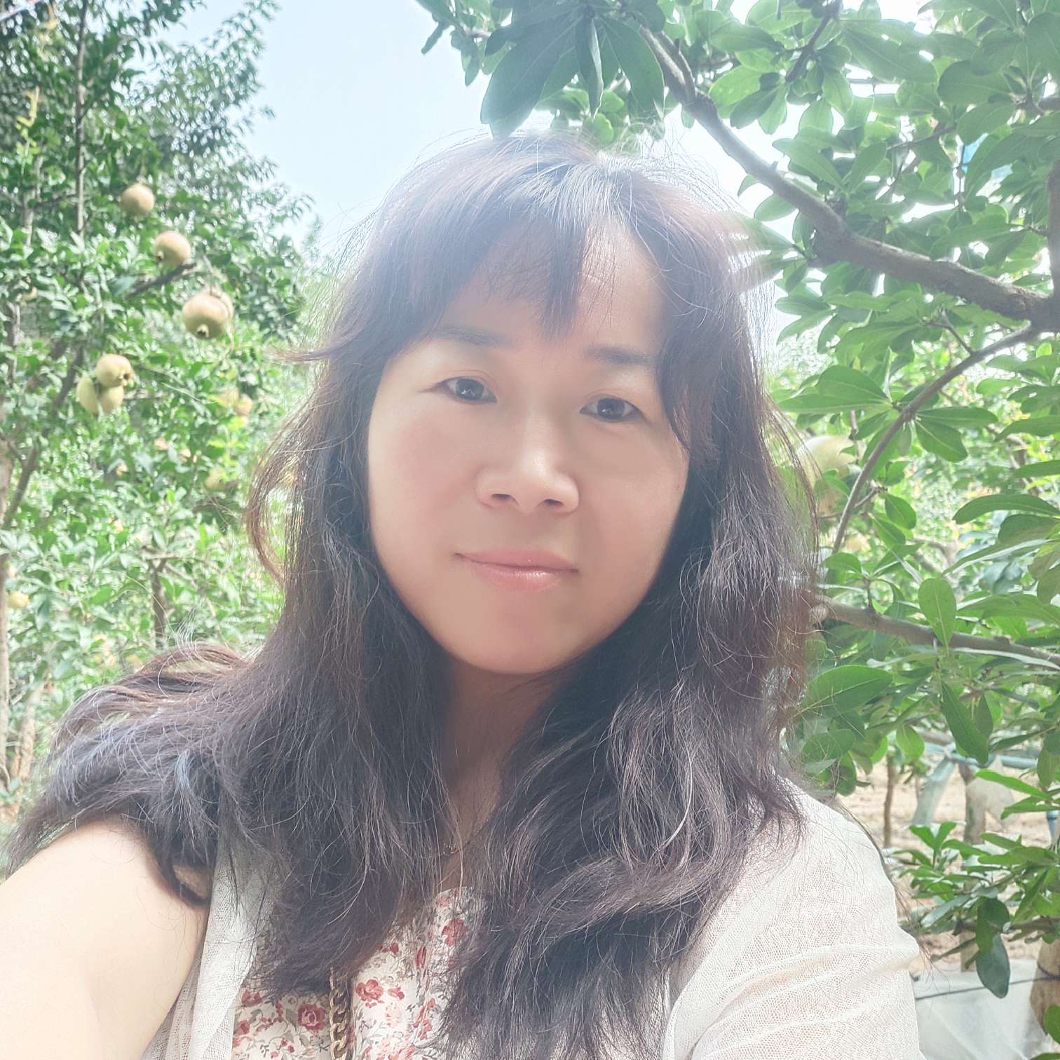 含蓄深拥尊云的照片