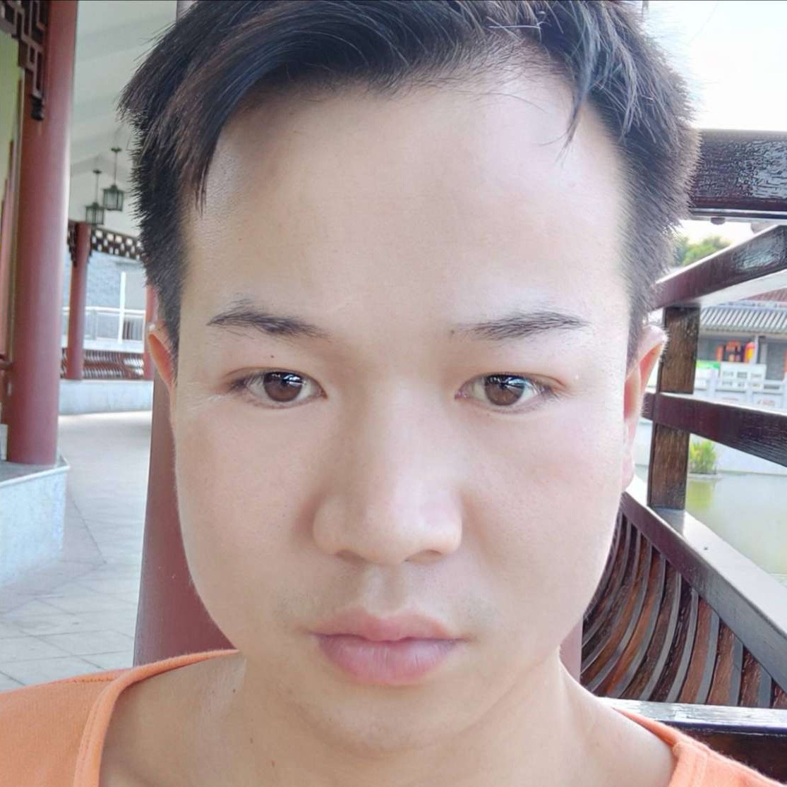单纯爱恋耳机的照片