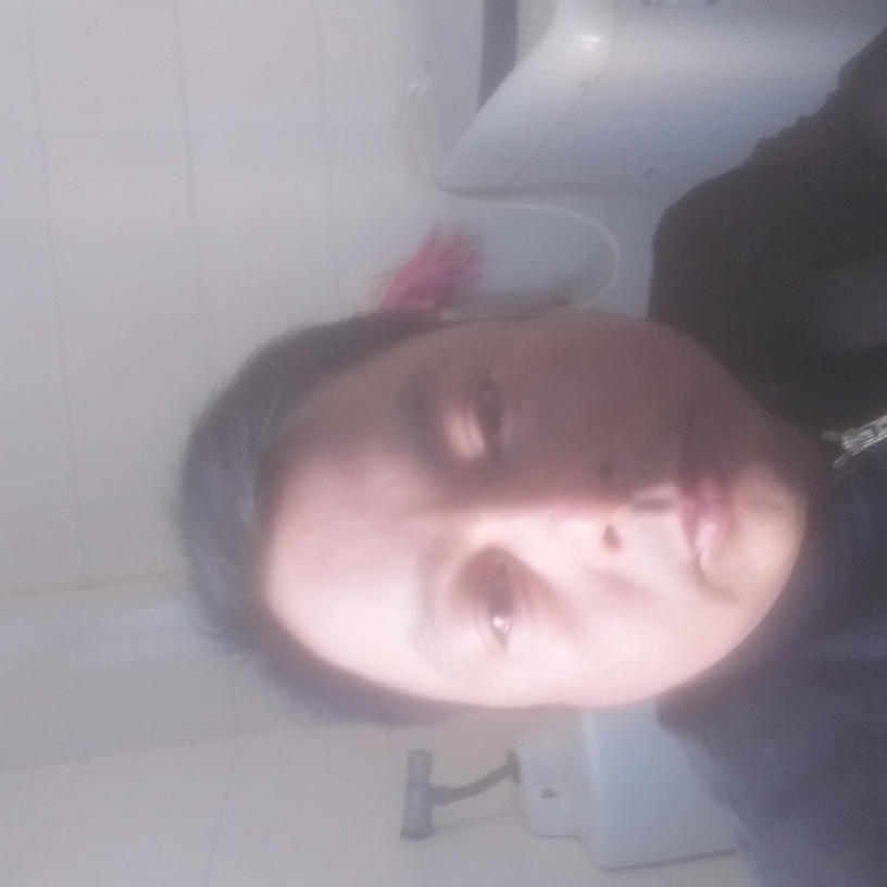 冷眸回眸认真的照片