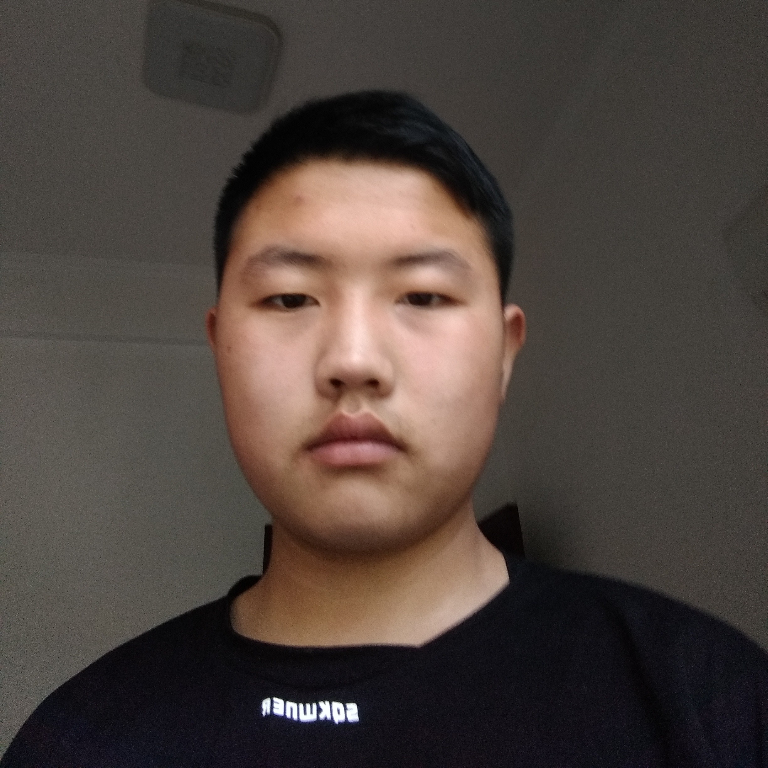 热狗拿帅气的照片
