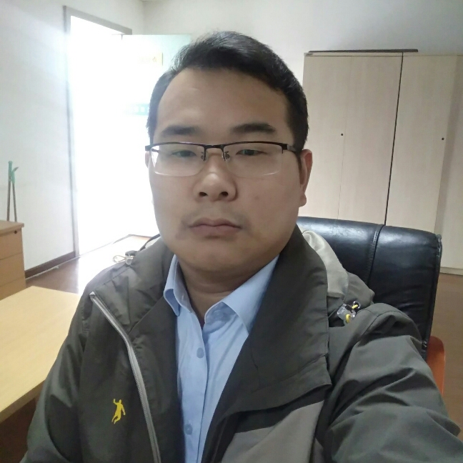 铭陌路的照片