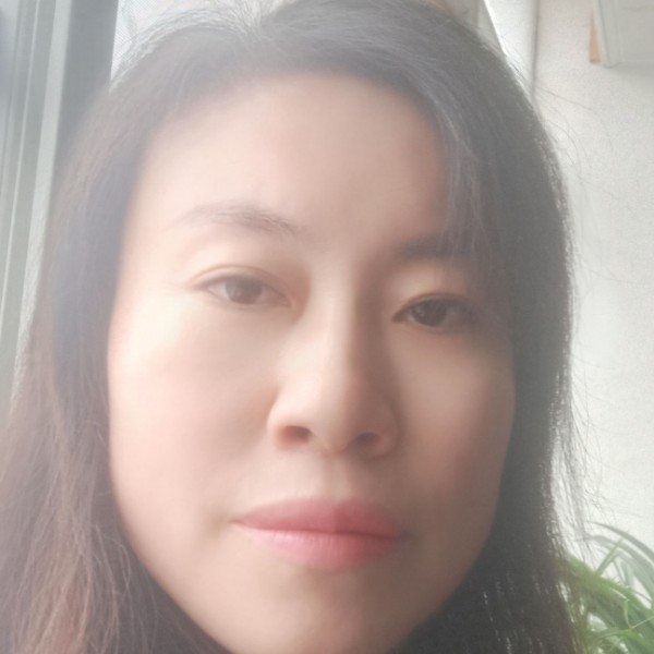 孤独的云。的照片