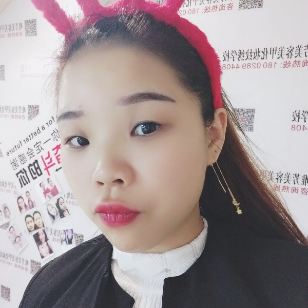 负责小天鹅的照片