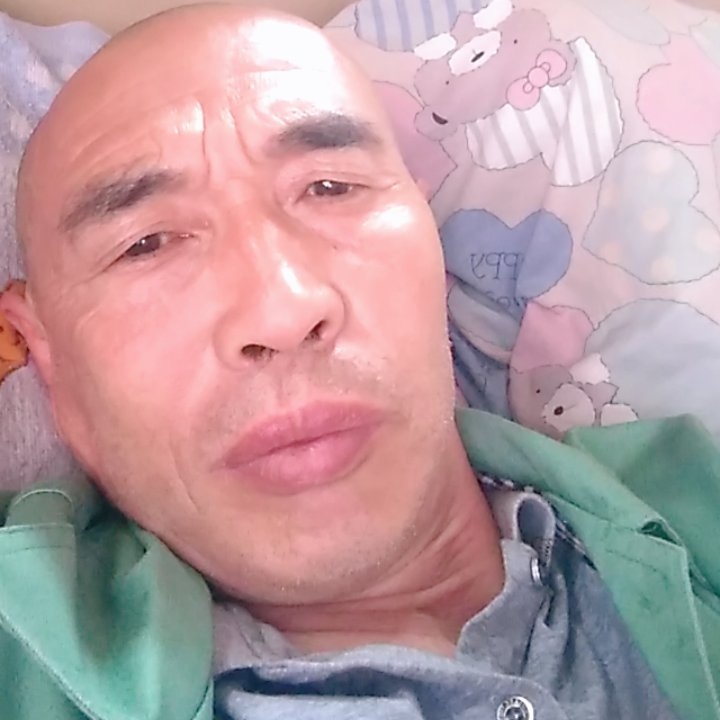 火星上扯唇彩的照片