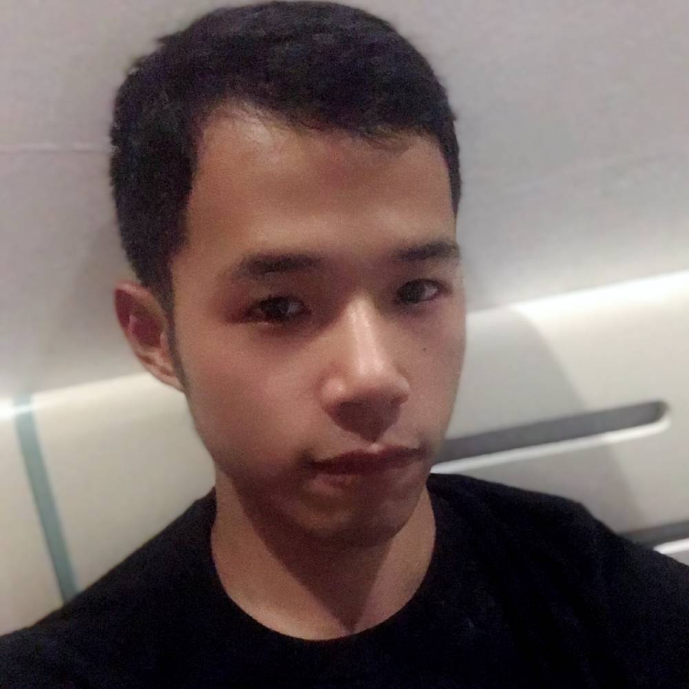 微笑的上弦月的照片