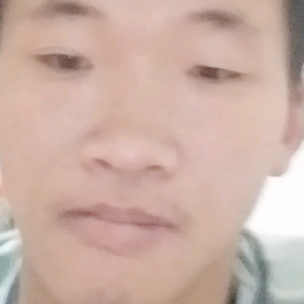 淡然扯中心的照片