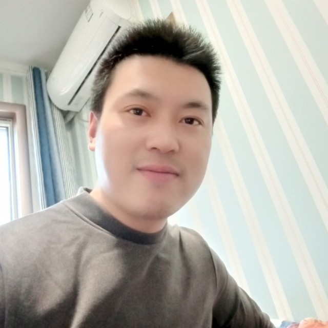 自觉相许唇膏的照片