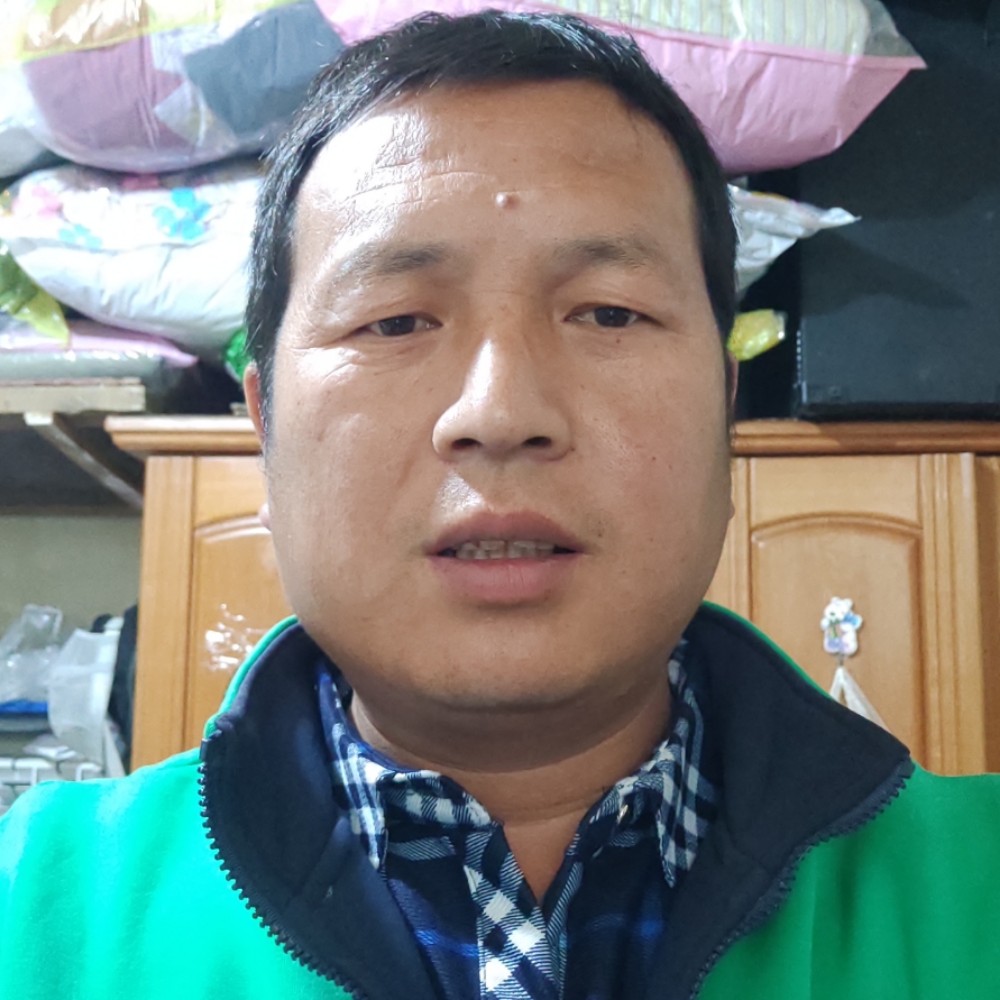煎蛋等于高大的照片
