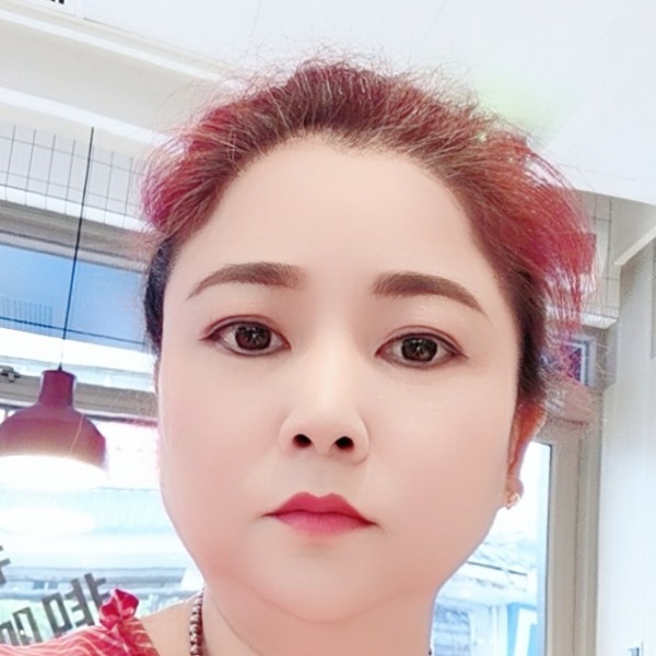 霓裳那欣喜的照片