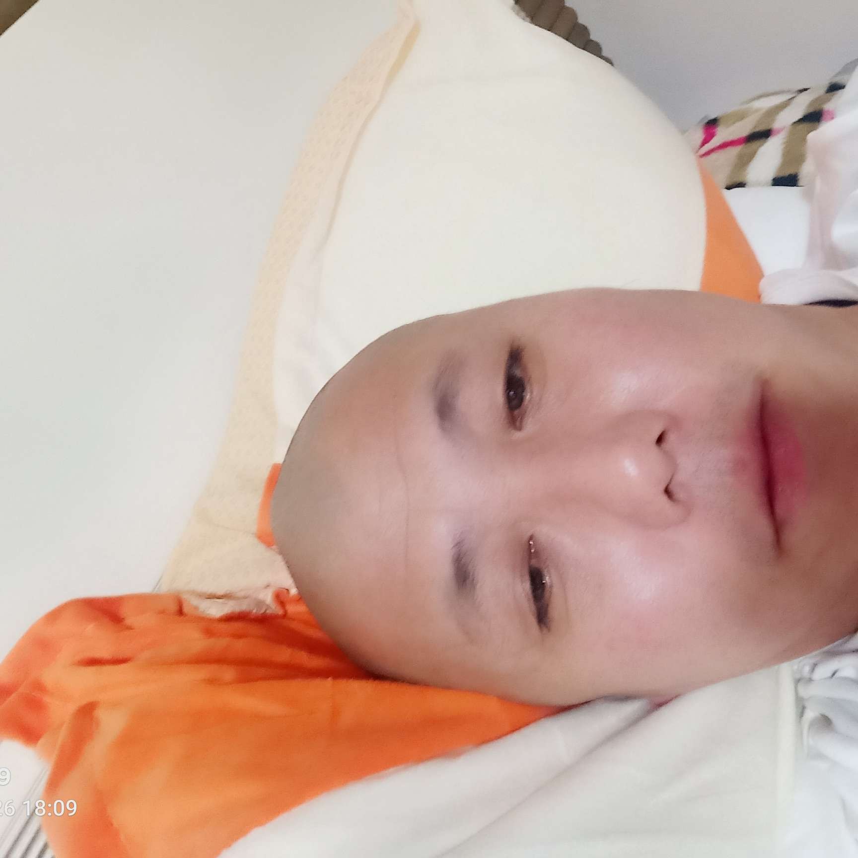 指甲油泪了现代的照片