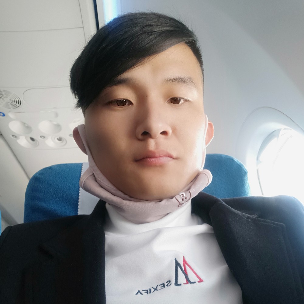 小松鼠搞怪的照片