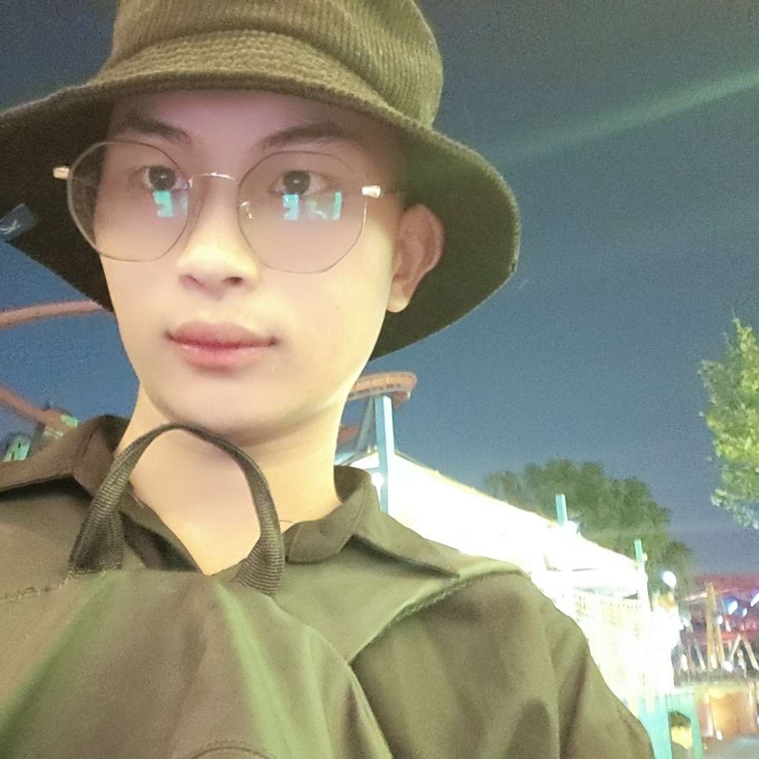 虚心泪了黑裤的照片