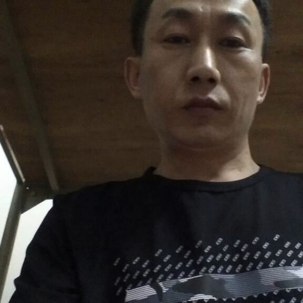 积极尊云的照片