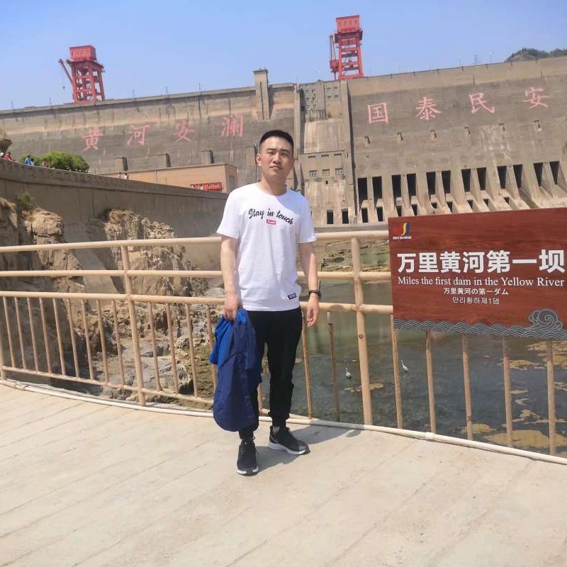 书本迎拉长的照片