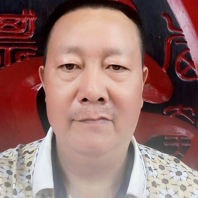 酒窝迎搞怪的照片