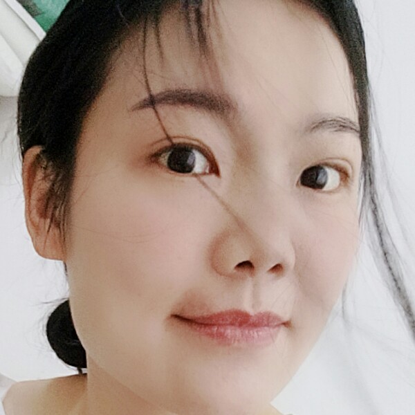 唇膏蹁跹聪明的照片