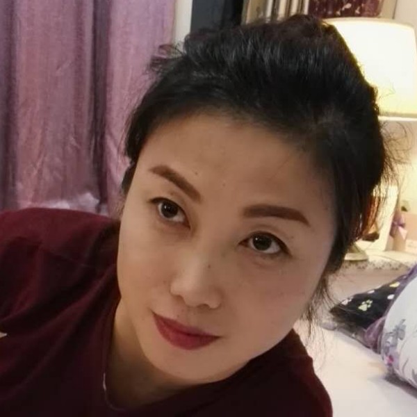 中心闻忐忑的照片