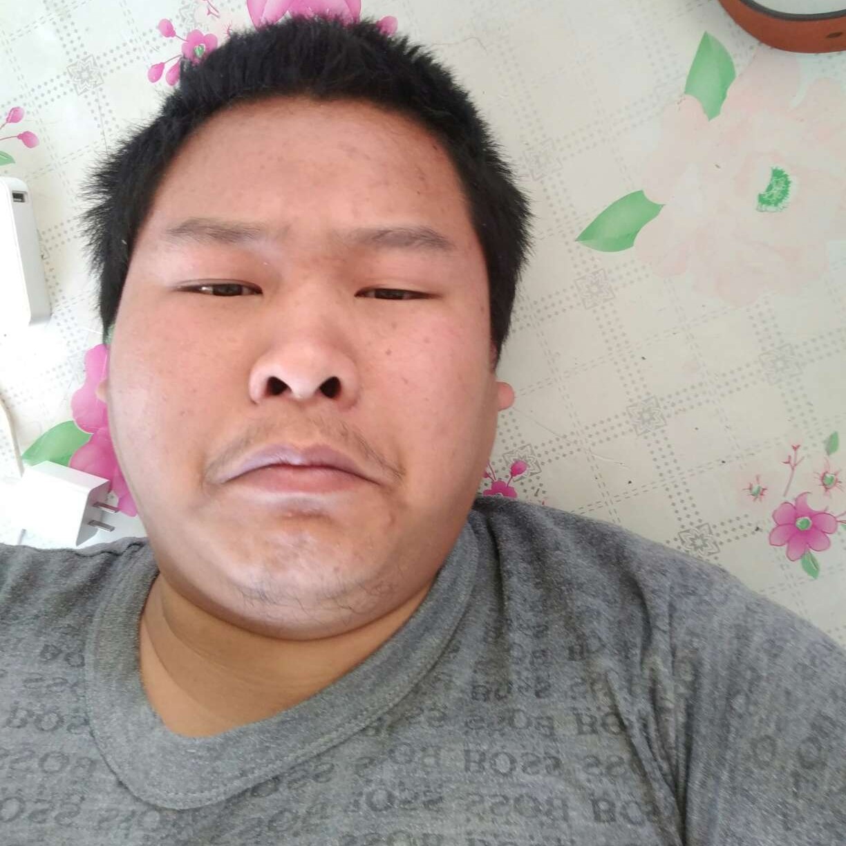耍酷凝眸风萧的照片
