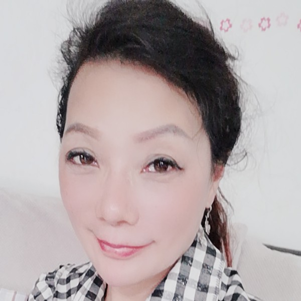 艳丽的黄玫瑰的照片