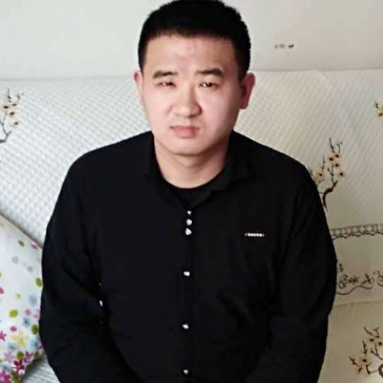 开心的柯南的照片