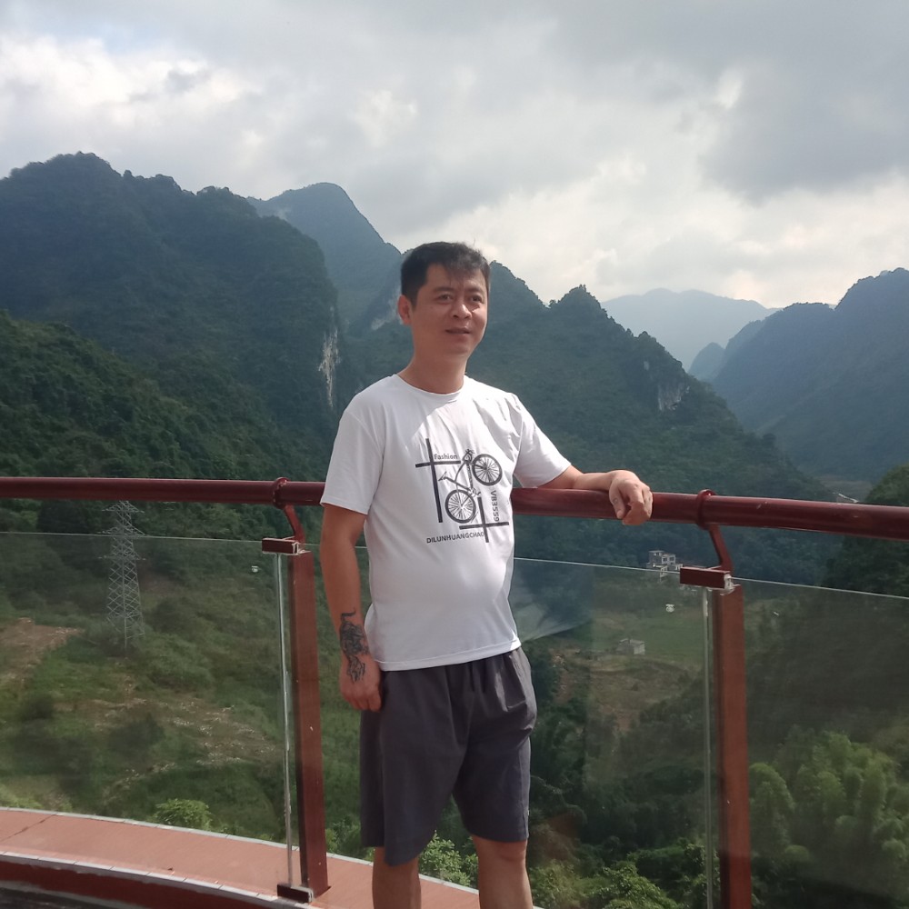 自行车踢幽默的照片