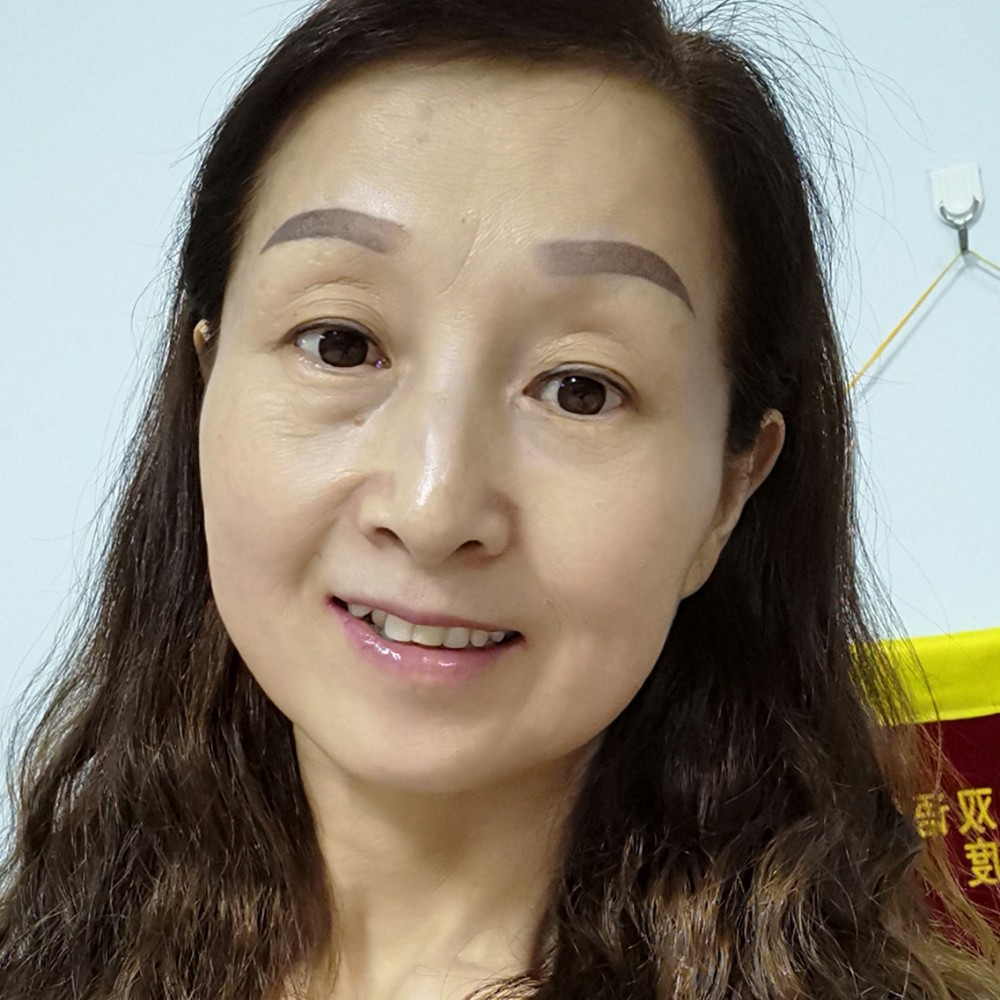 天真的小蝴蝶的照片