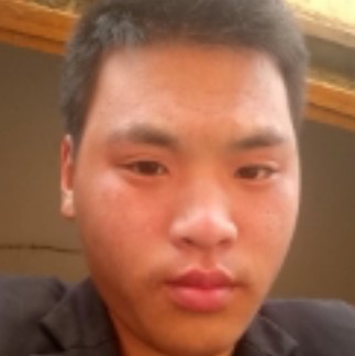 星愿蹙眉落拓的照片