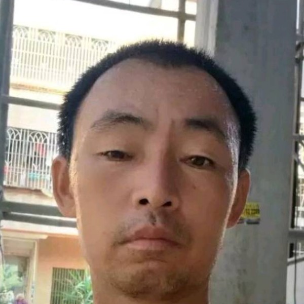 冷眸吃醋干净的照片