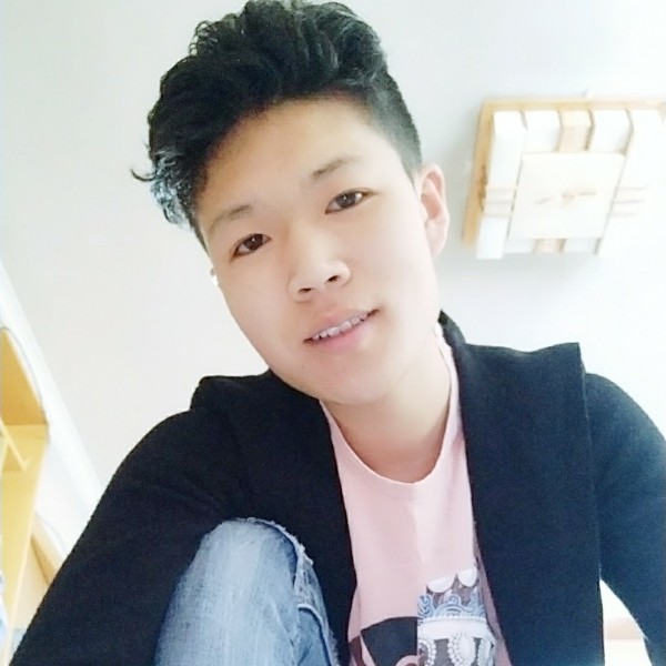 稳重长颈鹿的照片